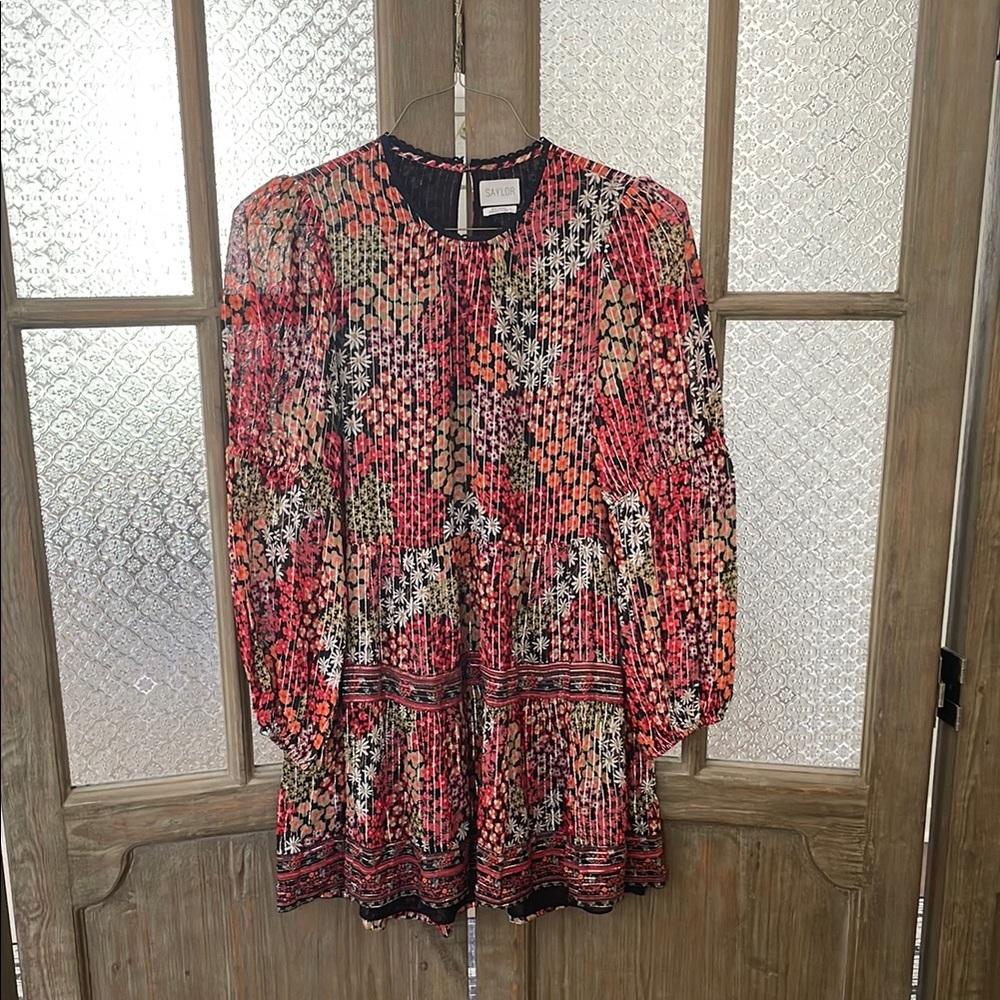 Saylor Cocktail Mini Dress in Floral Pattern w/ Sheer Long Sleeves - Size Large